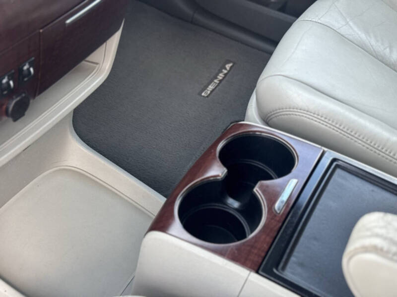 2012 Toyota Sienna XLE 8-Passenger
