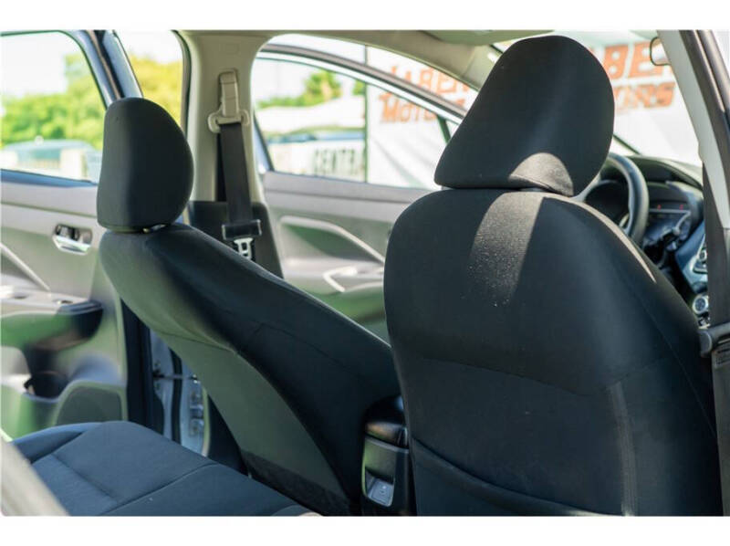 2025 Nissan Versa SV
