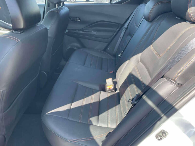 2020 Nissan Kicks SR
