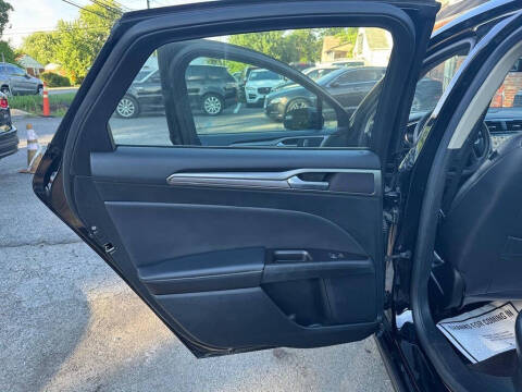 2017 Ford Fusion SE