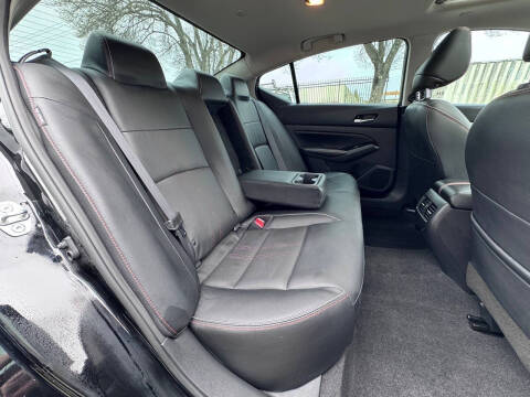 2023 Nissan Altima 2.0 SR