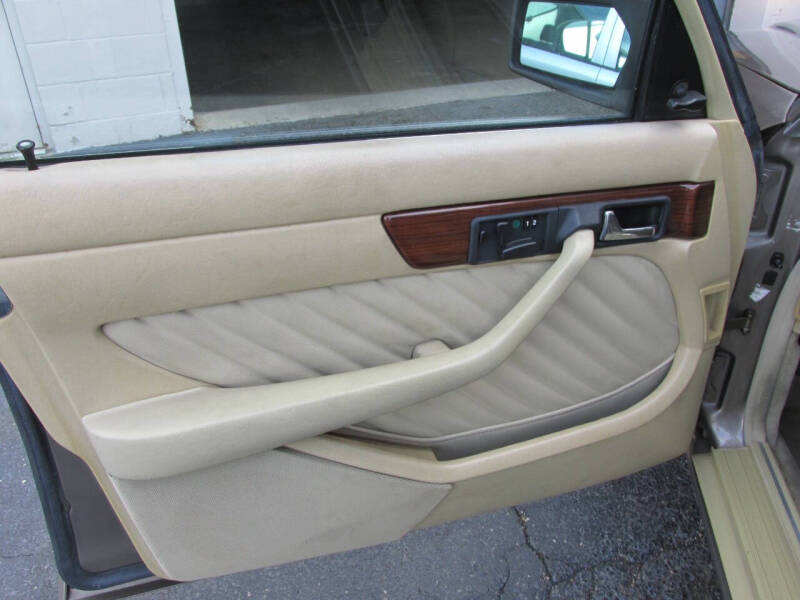 1990 Mercedes-Benz 420-Class 420 SEL