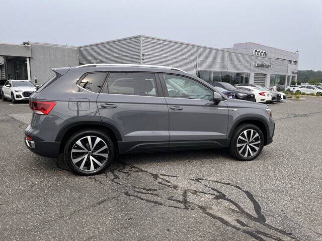 2023 Volkswagen Taos SE 4Motion