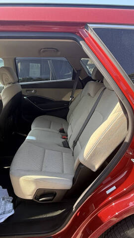 2017 Hyundai Santa Fe SE