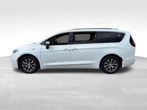 2023 Chrysler Pacifica Plug-In Hybrid Pinnacle