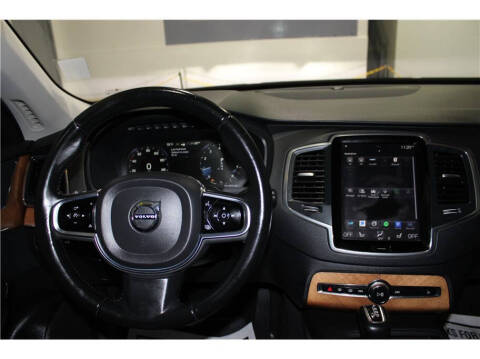 2021 Volvo XC90 T5 Momentum