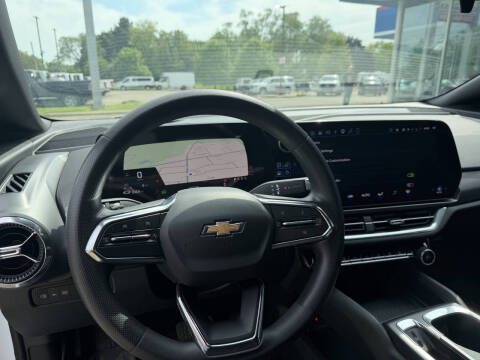 2025 Chevrolet Equinox EV LT 1