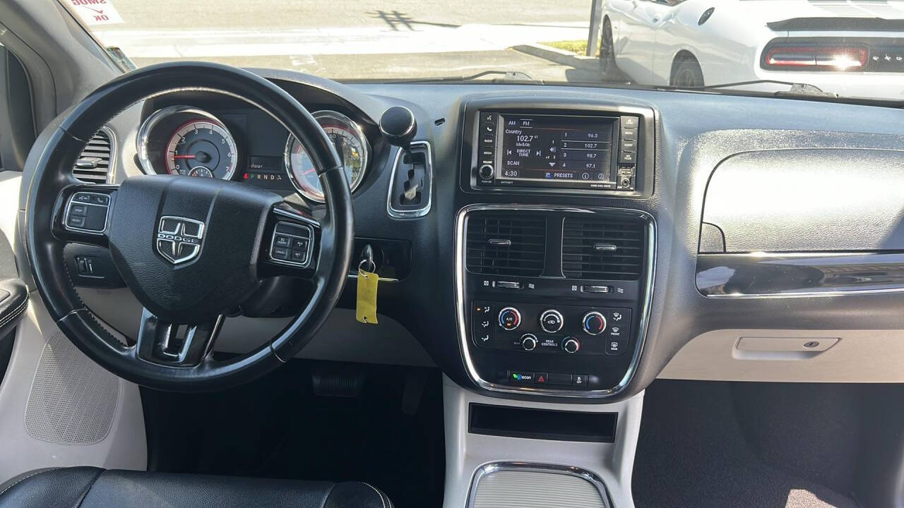 2019 Dodge Grand Caravan for sale at Auto Plaza in Fresno, CA