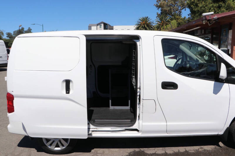 2020 Nissan NV200 SV