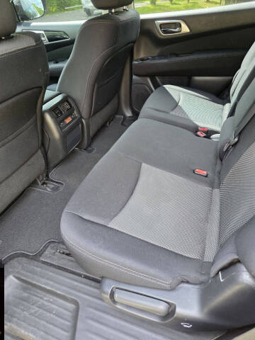 2017 Nissan Pathfinder S