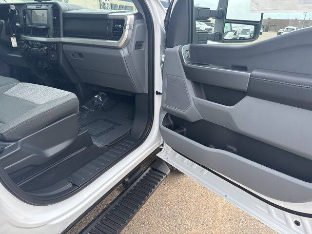 2025 Ford F-350 Super Duty XLT