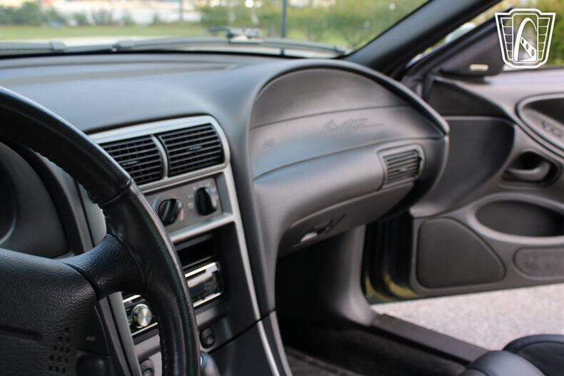 2003 Ford Mustang Mach 1 Premium