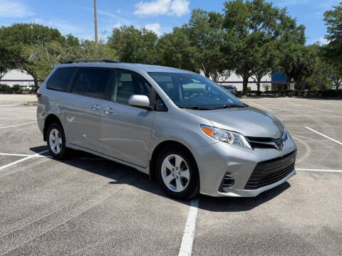 2018 Toyota Sienna LE Mobility 7-Passenger