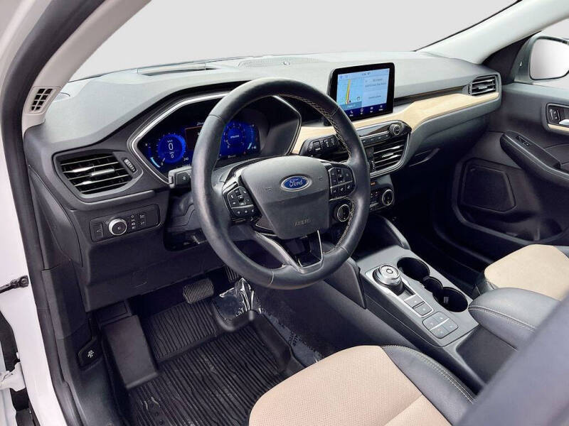 2022 Ford Escape Titanium