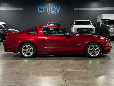 2005 Ford Mustang GT Deluxe