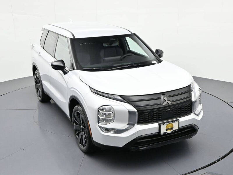 2026 Mitsubishi Outlander LE
