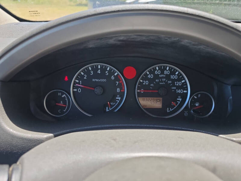 2005 Nissan Pathfinder SE