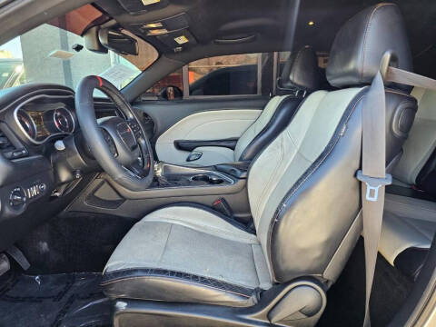 2015 Dodge Challenger SXT Plus