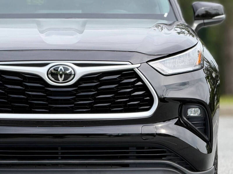 2020 Toyota Highlander LE
