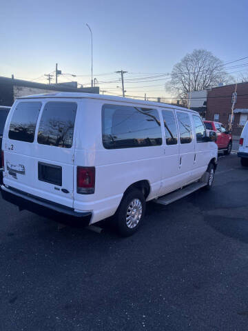 2011 Ford E-Series E-150 XLT