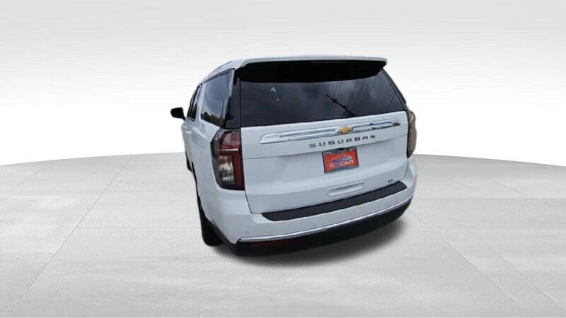 2023 Chevrolet Suburban LT