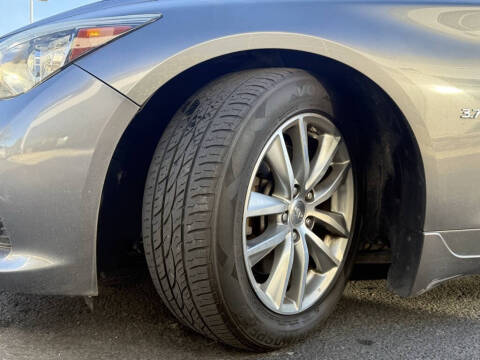 2015 Infiniti Q50 Premium