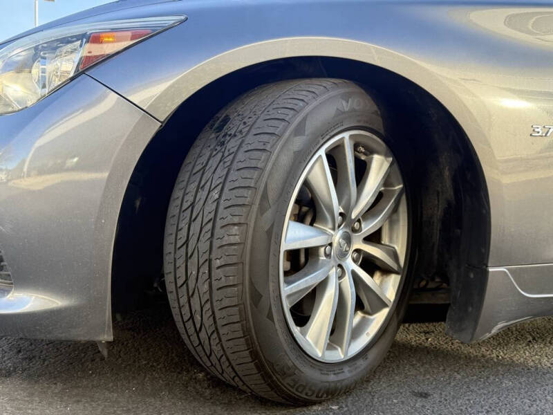 2015 Infiniti Q50 Premium