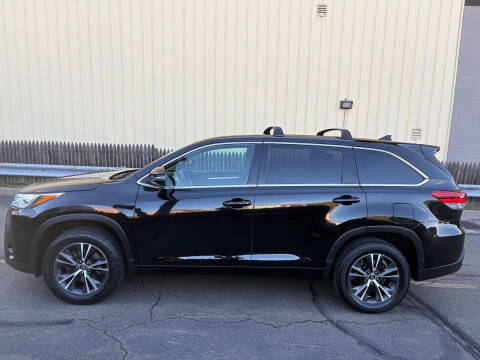2017 Toyota Highlander LE