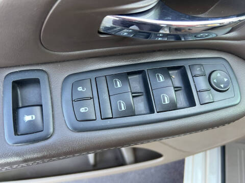 2016 Chrysler Town and Country Touring