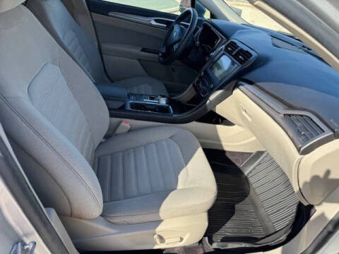 2017 Ford Fusion Hybrid SE