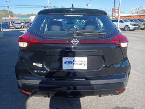 2024 Nissan Kicks S