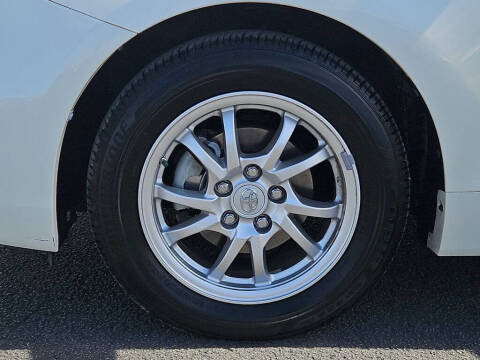 2014 Toyota Prius v Three