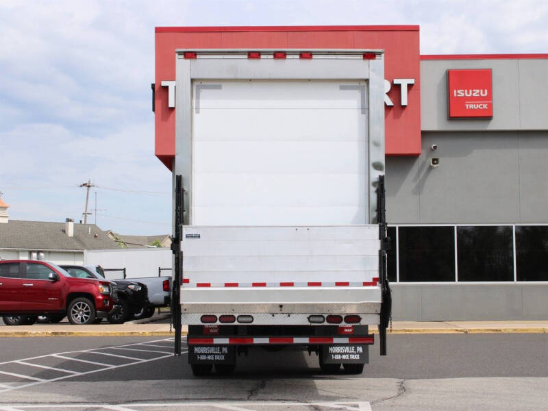 2018 Freightliner M2 106