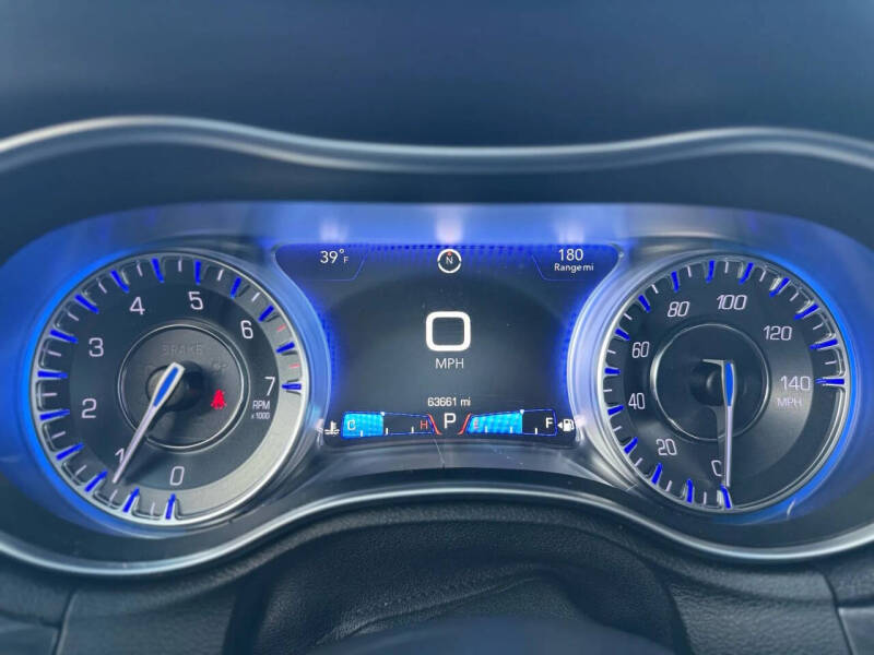 2017 Chrysler 300 Limited