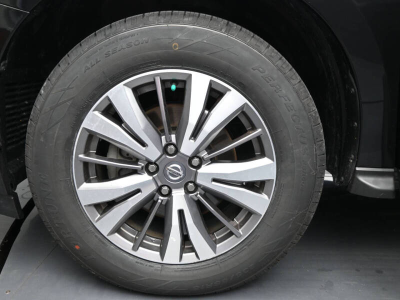 2020 Nissan Pathfinder SV