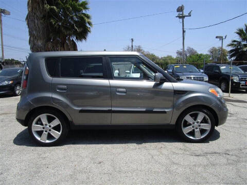 2010 Kia Soul +