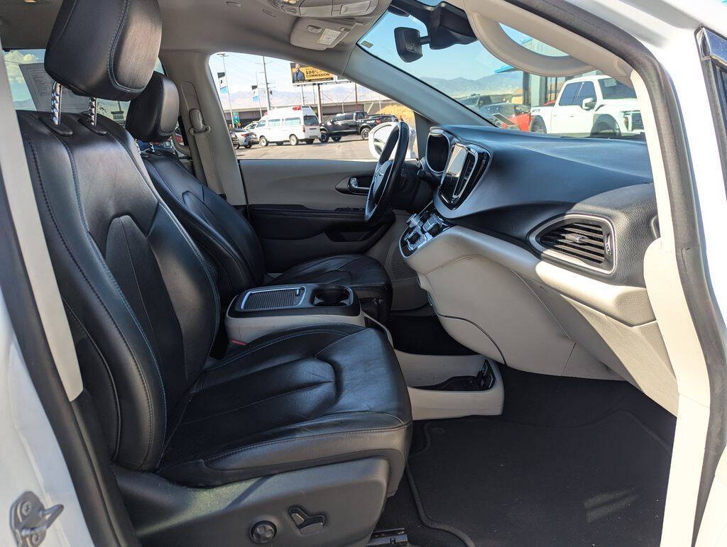 2021 Chrysler Pacifica for sale at Axio Auto Boise in Boise, ID