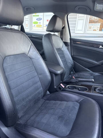 2014 Volkswagen Passat 3.6L V6 SEL Premium