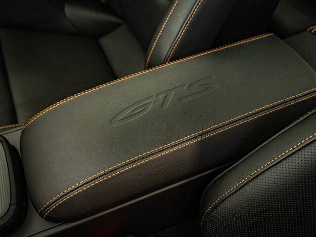 2025 Porsche 911 Carrera 4 GTS
