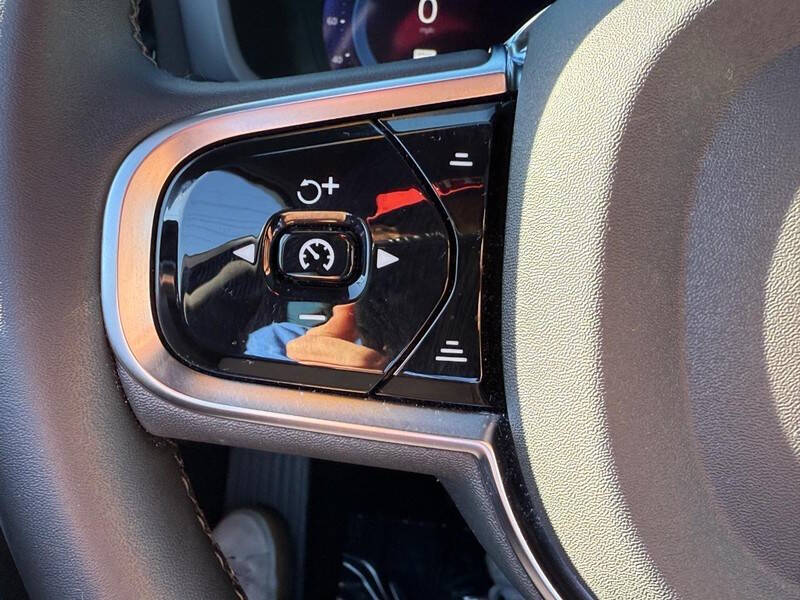 2024 Volvo S60 B5 Plus Black Edition