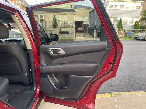 2017 Nissan Pathfinder S