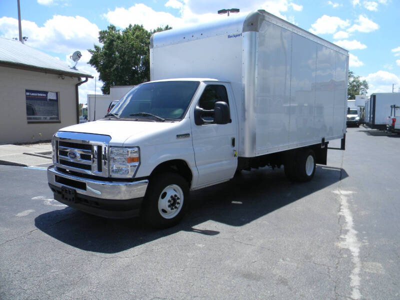 2024 Ford E-350