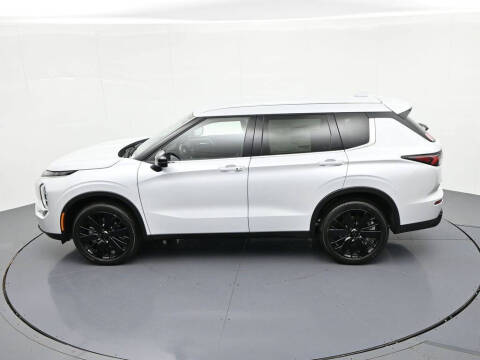 2026 Mitsubishi Outlander LE