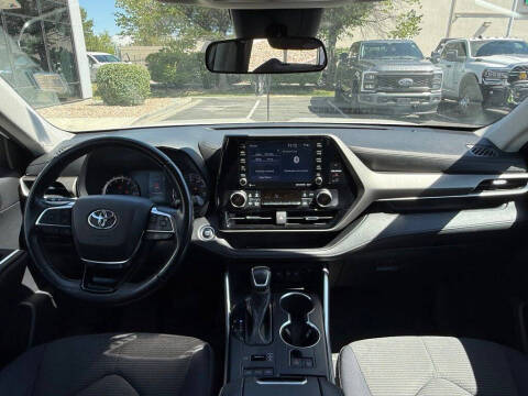 2021 Toyota Highlander LE