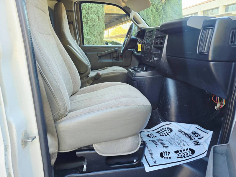 2017 Chevrolet Express 2500