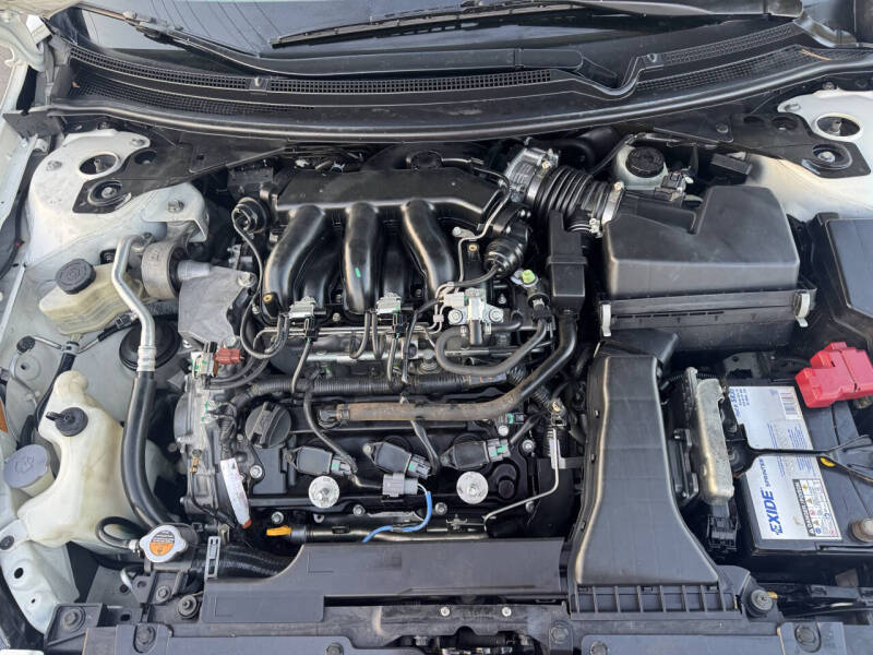 2011 Nissan Altima 3.5 SR