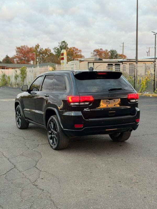 2018 Jeep Grand Cherokee Altitude