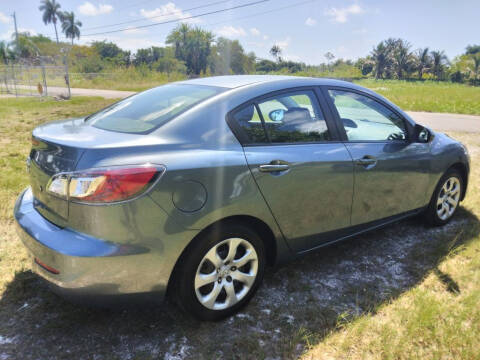2013 Mazda MAZDA3 i SV