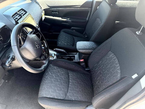 2025 Mitsubishi Outlander Sport LE