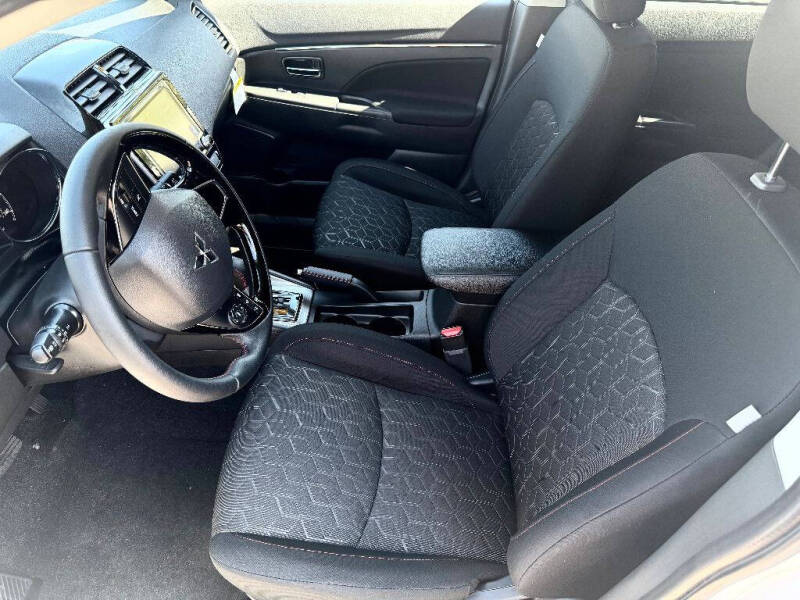 2025 Mitsubishi Outlander Sport LE